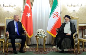 دیدار و گفتگوی دوجانبه روسای جمهور ایران و ترکیه (گزارش تصویری)