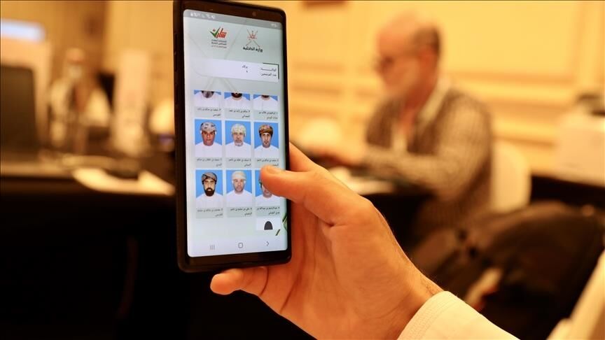 بیش از ۳۹ درصد در اولین انتخابات هوشمند عمان شرکت کردند