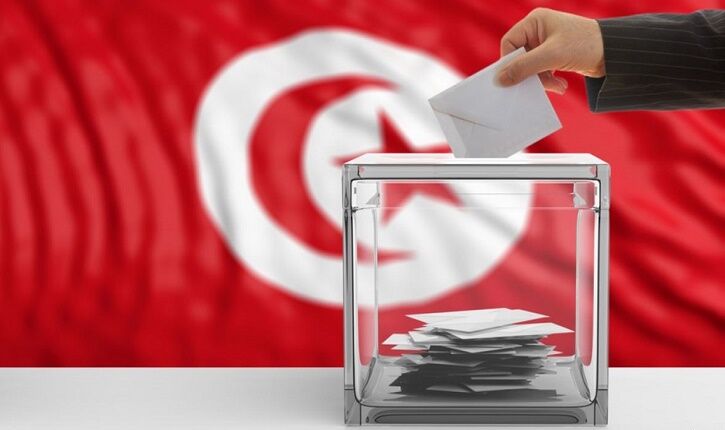 پس لرزه‌های انتخابات تونس؛ ۲ وزیر برکنار شدند