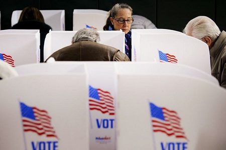 تغییر تقویم انتخابات مقدماتی حزب دموکرات چه معنایی برای آمریکایی‌ها دارد؟